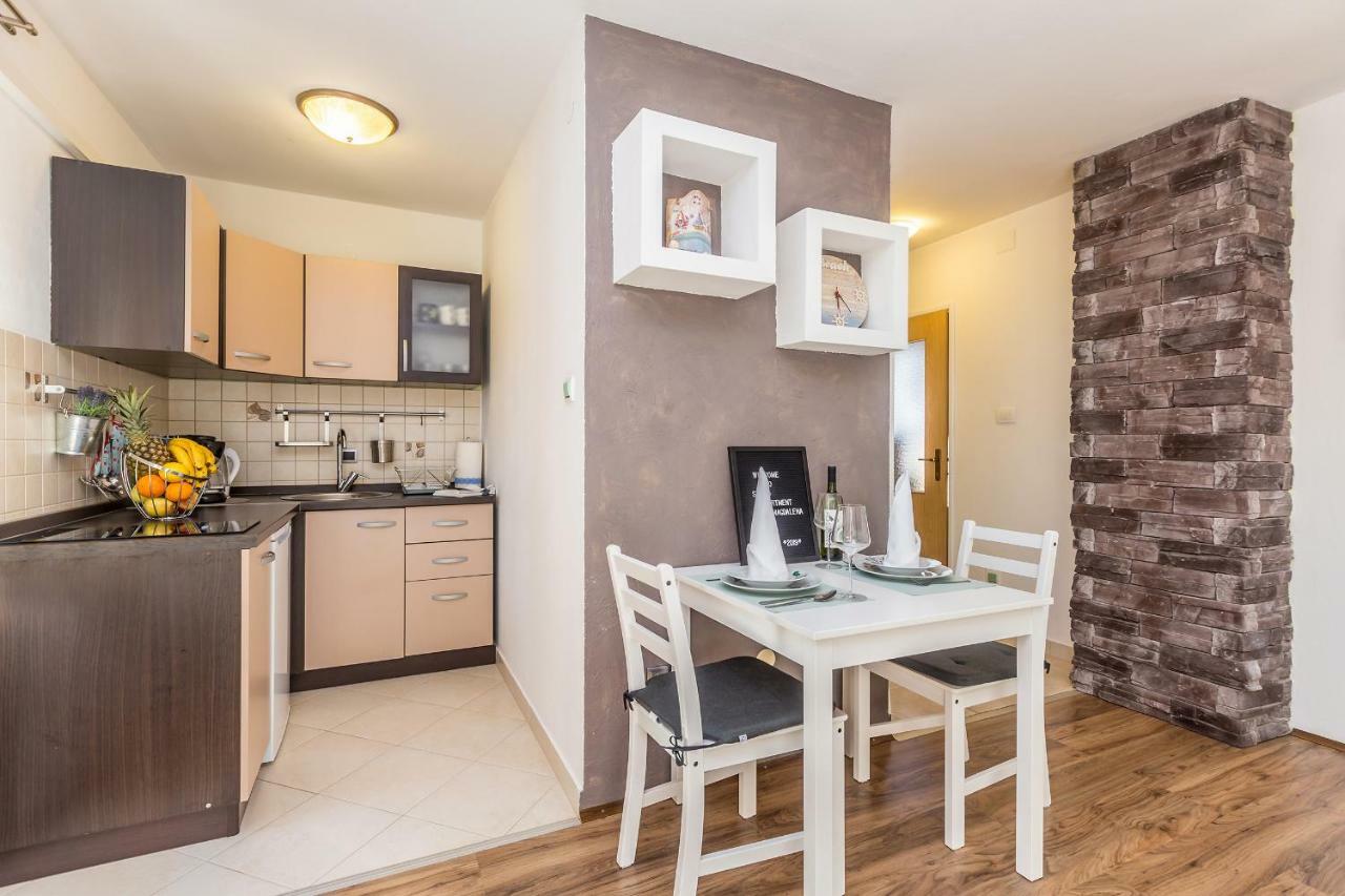 Studio Apartman Magdalena Lägenhet Omišalj Exteriör bild