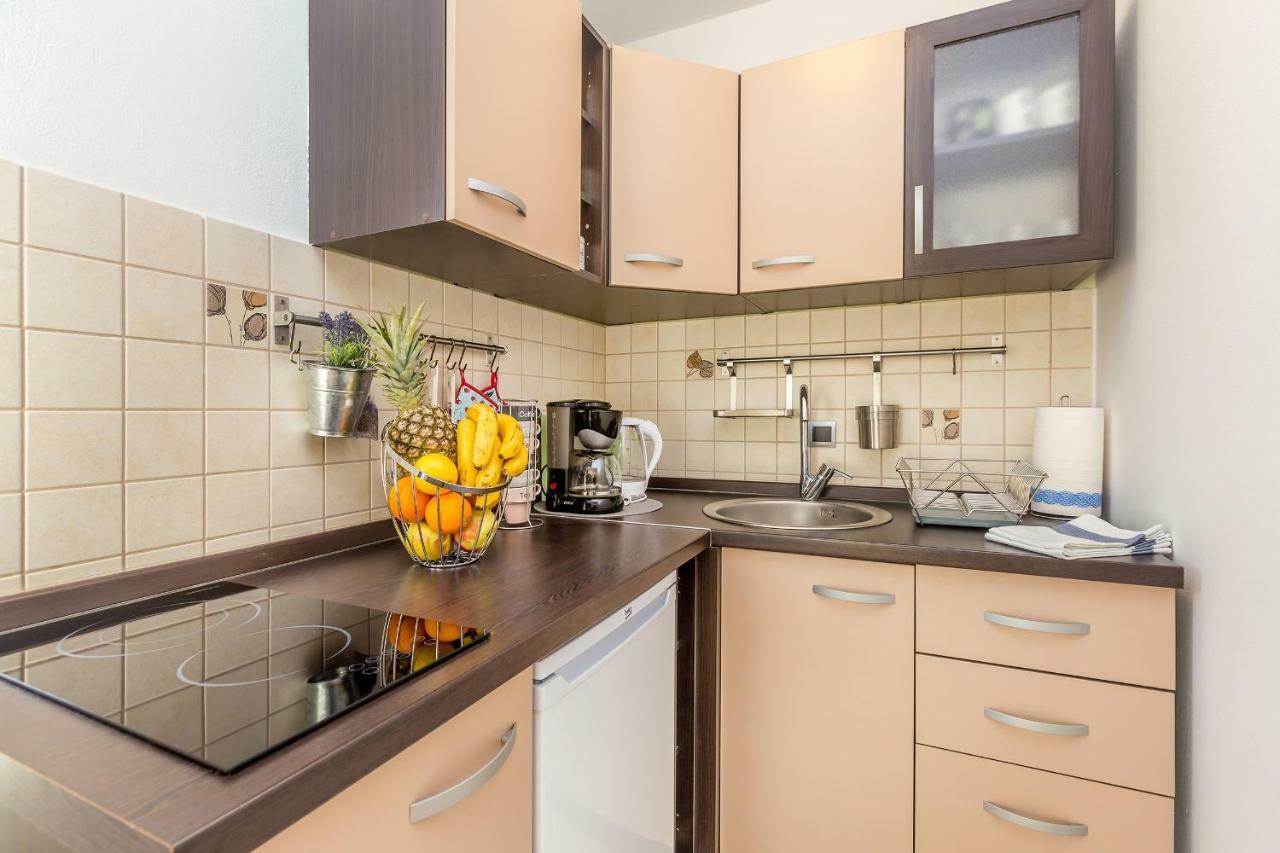 Studio Apartman Magdalena Lägenhet Omišalj Exteriör bild