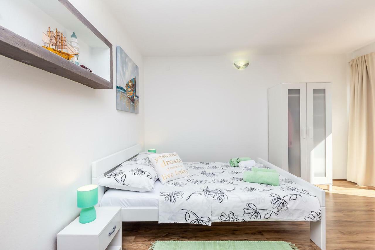 Studio Apartman Magdalena Lägenhet Omišalj Exteriör bild